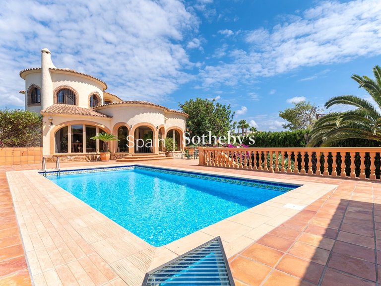 Villa for Sale in Calpe, Alicante 1