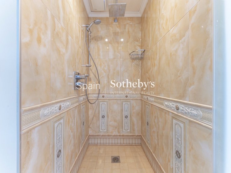 Villa for Sale in Torrevieja, Alicante 22
