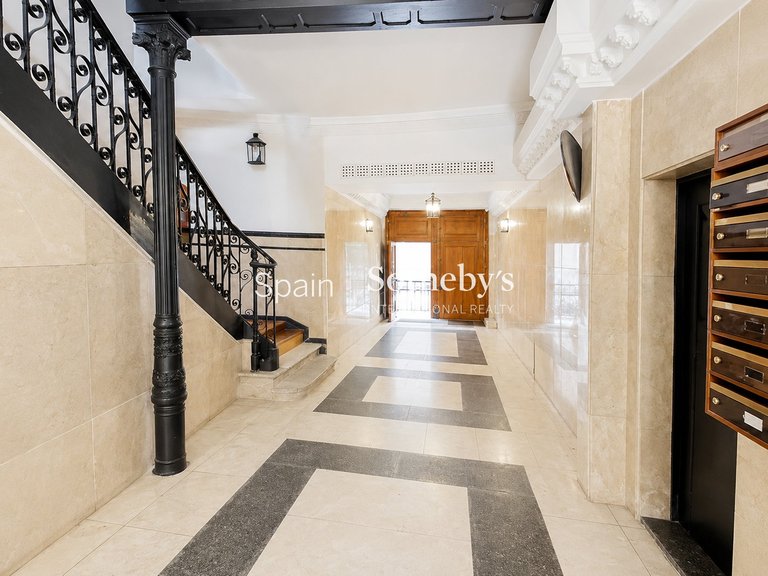 Apartment for Sale in Madrid, Madrid 16