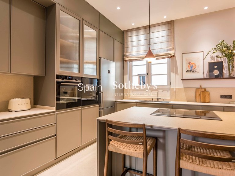 Apartment for Rent in Madrid, Madrid 11
