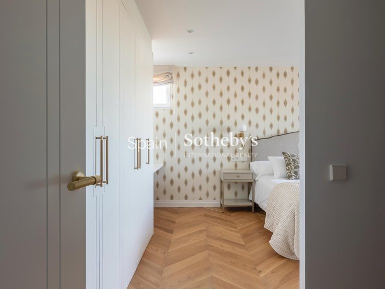 Apartment for Sale in Madrid, Madrid 11