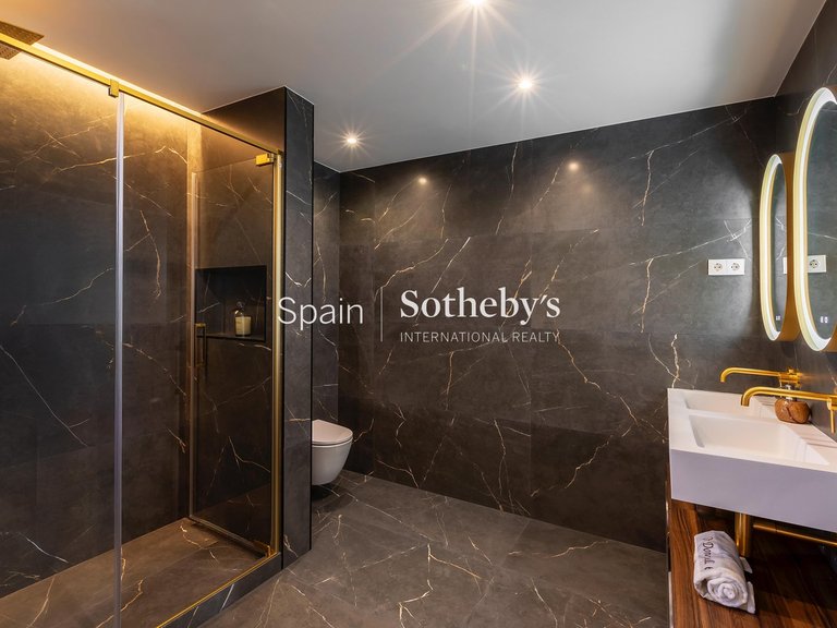 Apartment for Sale in Madrid, Madrid 16