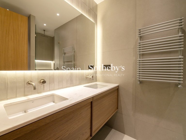Apartment for Sale in Madrid, Madrid 17