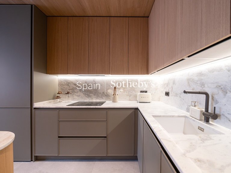 Apartment for Sale in Madrid, Madrid 11