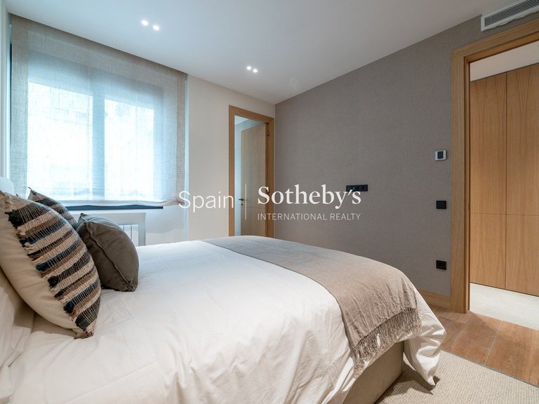 Apartment for Sale in Madrid, Madrid 18