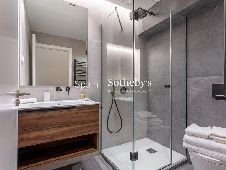 Apartment for Sale in Madrid, Madrid 13