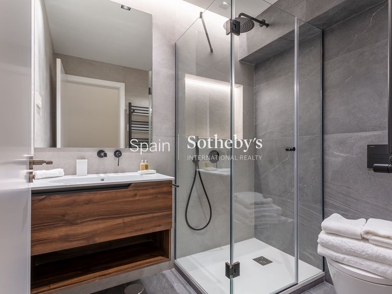 Apartment for Sale in Madrid, Madrid 45