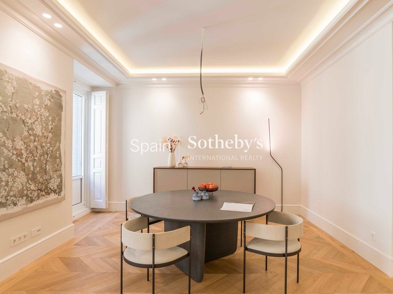 Apartment for Sale in Madrid, Madrid 5