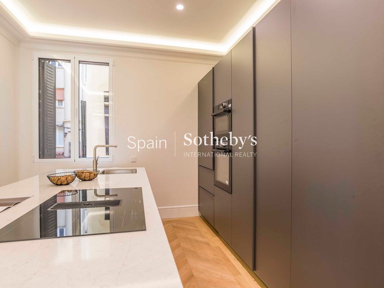 Apartment for Sale in Madrid, Madrid 27