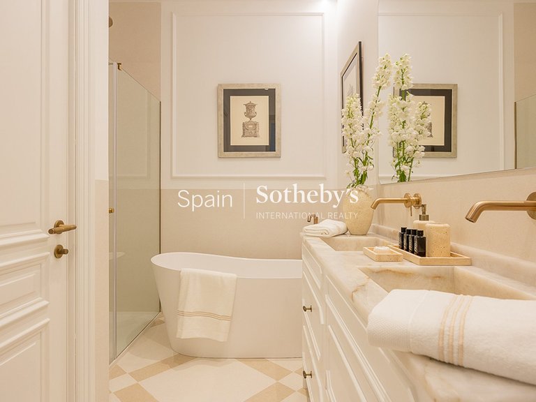 Apartment for Sale in Madrid, Madrid 14