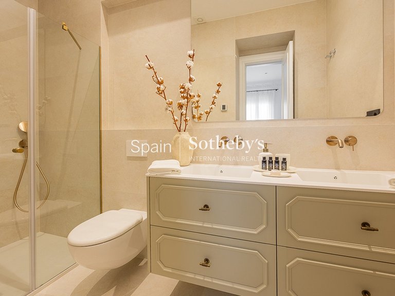 Apartment for Sale in Madrid, Madrid 22