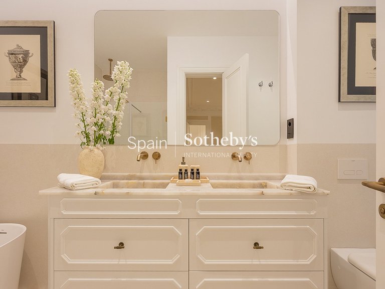 Apartment for Sale in Madrid, Madrid 13