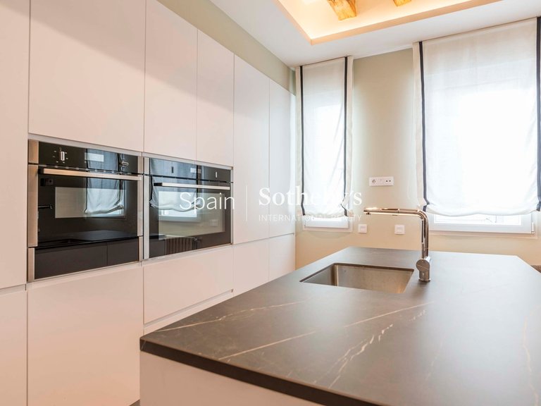 Apartment for Sale in Madrid, Madrid 11