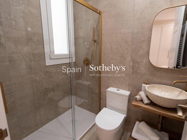 Apartment for Sale in Madrid, Madrid 16