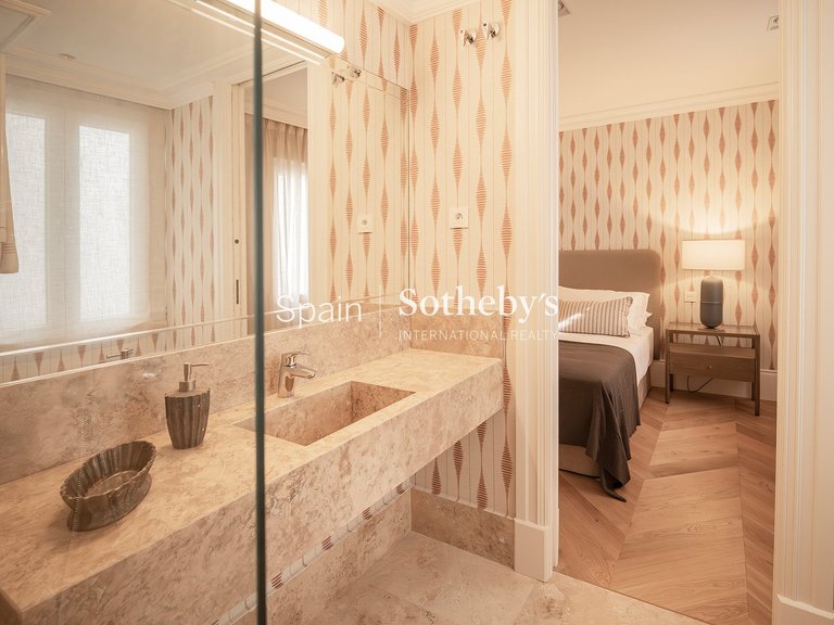 Apartment for Sale in Madrid, Madrid 27