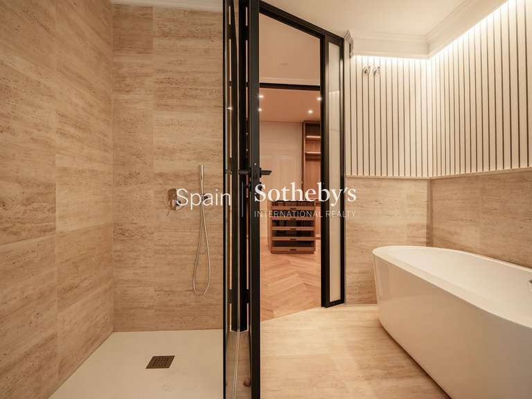 Apartment for Sale in Madrid, Madrid 21
