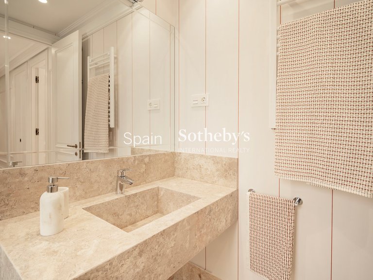 Apartment for Sale in Madrid, Madrid 36