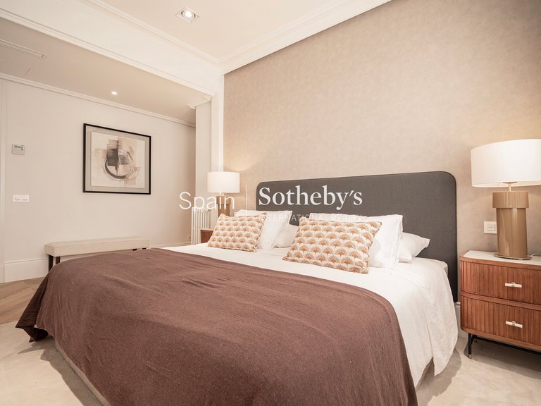 Apartment for Sale in Madrid, Madrid 18