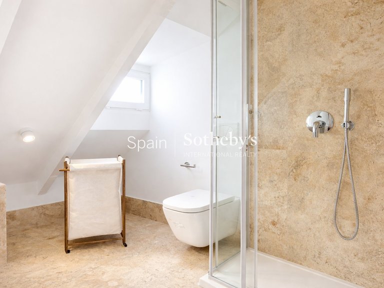 Apartment for Sale in Madrid, Madrid 16