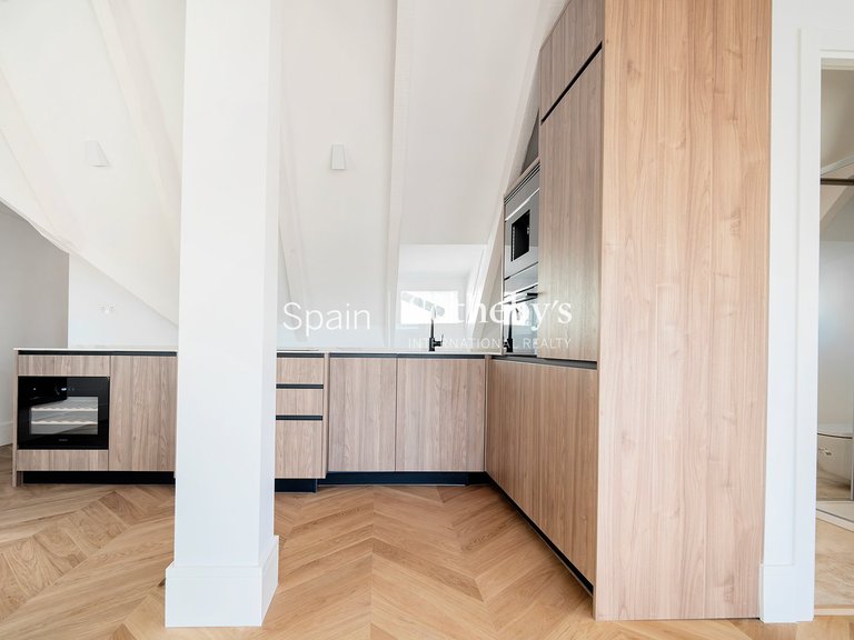 Apartment for Sale in Madrid, Madrid 11