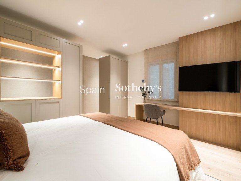 Apartment for Sale in Madrid, Madrid 16