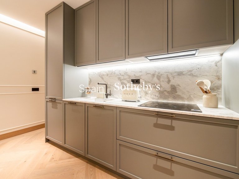 Apartment for Sale in Madrid, Madrid 13