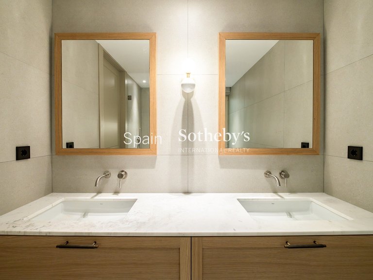 Apartment for Sale in Madrid, Madrid 22