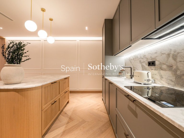 Apartment for Sale in Madrid, Madrid 11
