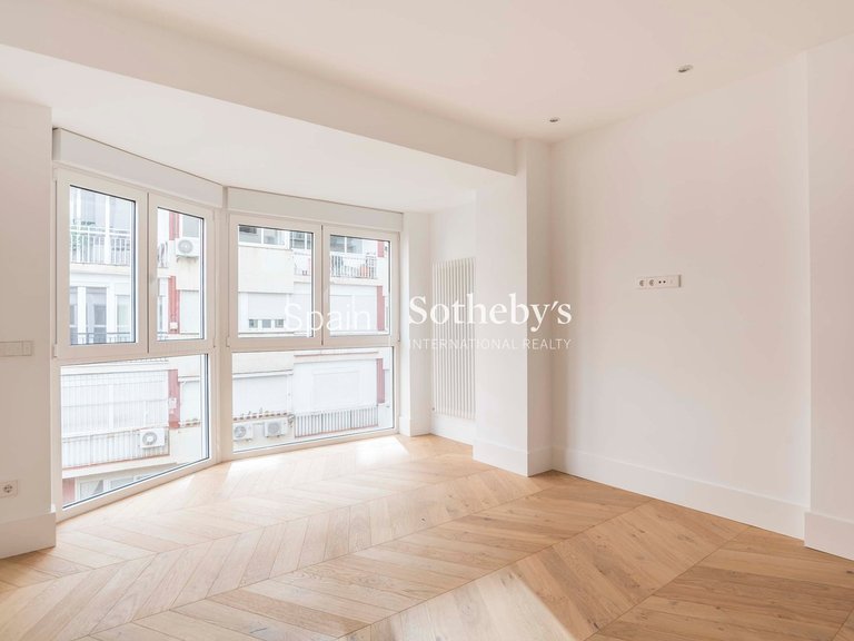 Apartment for Sale in Madrid, Madrid 16