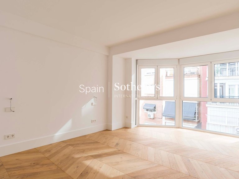 Apartment for Sale in Madrid, Madrid 17