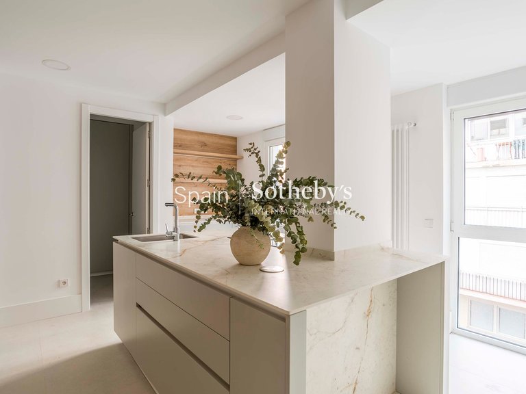Apartment for Sale in Madrid, Madrid 11