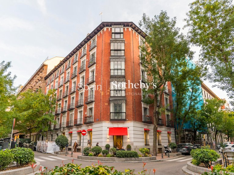 Apartment for Sale in Madrid, Madrid 16