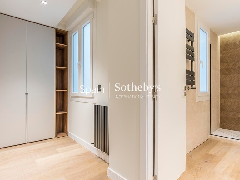 Apartment for Sale in Madrid, Madrid 32