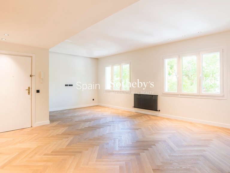 Apartment for Sale in Madrid, Madrid 5