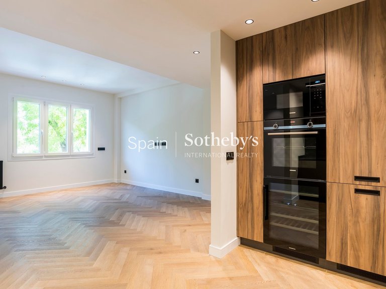 Apartment for Sale in Madrid, Madrid 16