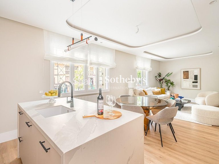Apartment for Sale in Madrid, Madrid 5