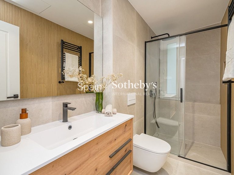 Apartment for Sale in Madrid, Madrid 16