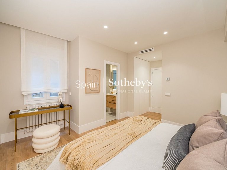 Apartment for Sale in Madrid, Madrid 11
