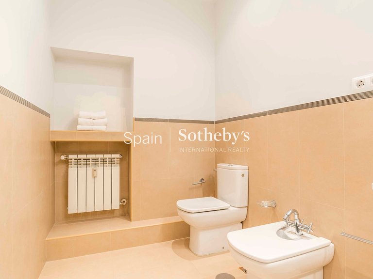 Apartment for Sale in Madrid, Madrid 35