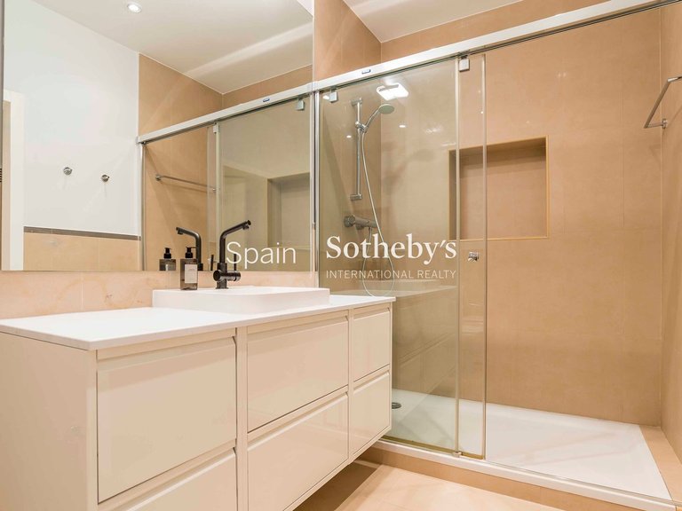 Apartment for Sale in Madrid, Madrid 34