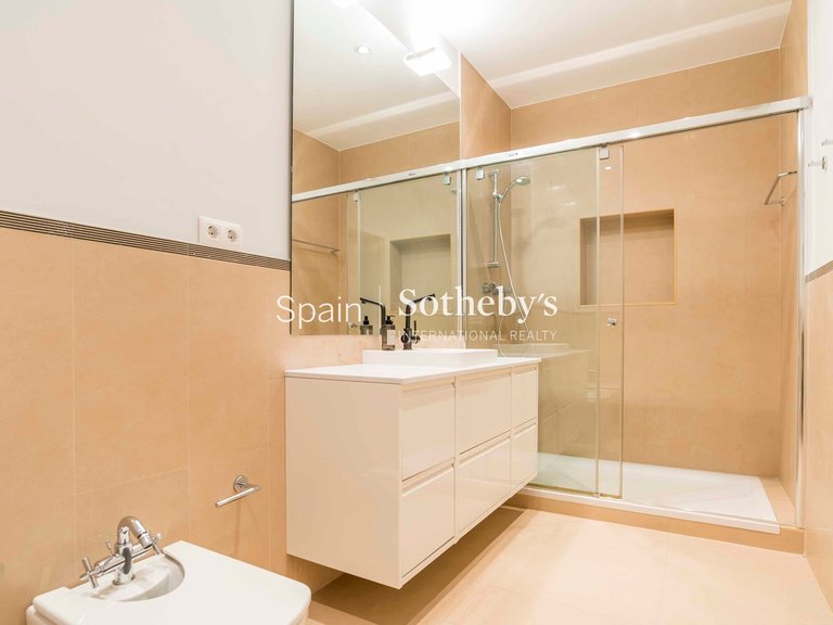 Apartment for Sale in Madrid, Madrid 36