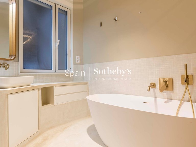 Apartment for Sale in Madrid, Madrid 24
