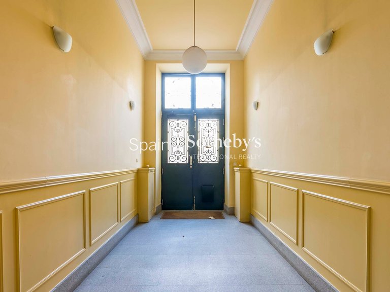Apartment for Sale in Madrid, Madrid 18