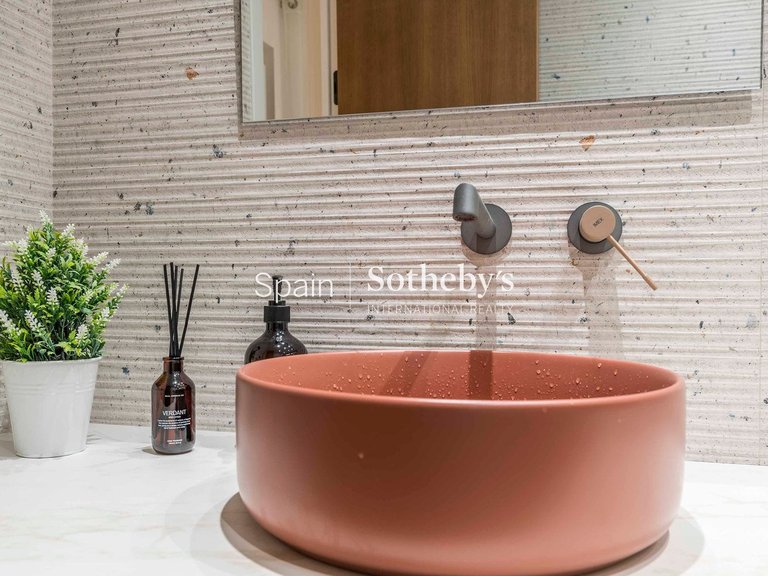 Apartment for Sale in Madrid, Madrid 16