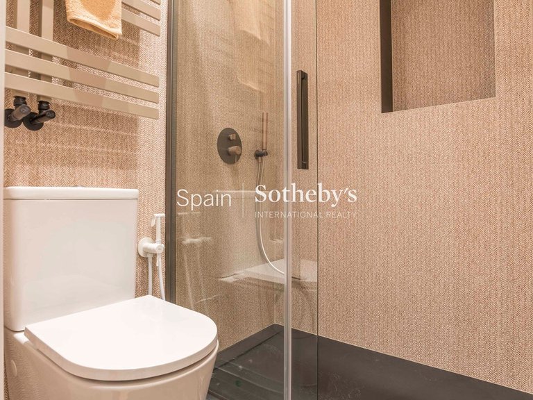 Apartment for Sale in Madrid, Madrid 18