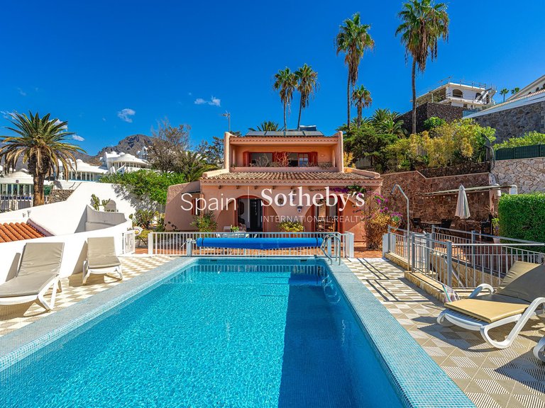 Town House for Sale in Adeje, Tenerife 1