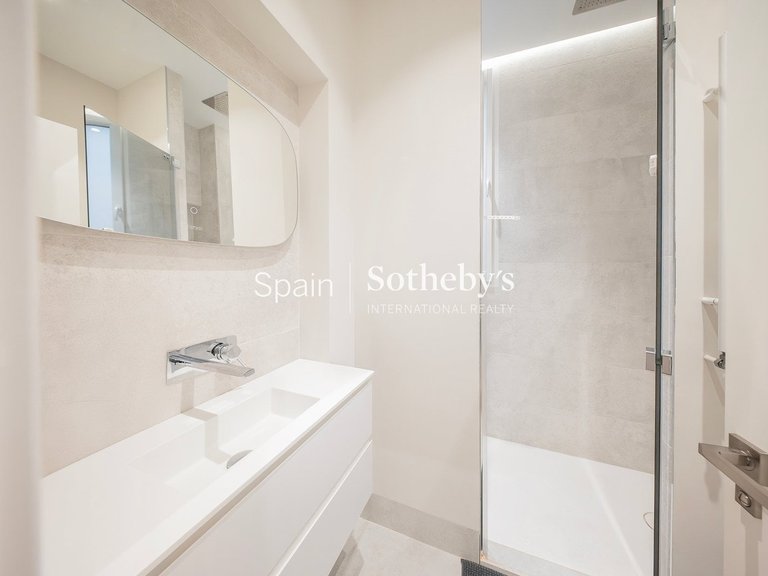 Apartment for Sale in Madrid, Madrid 17