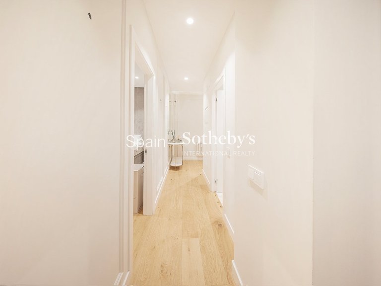 Apartment for Sale in Madrid, Madrid 18