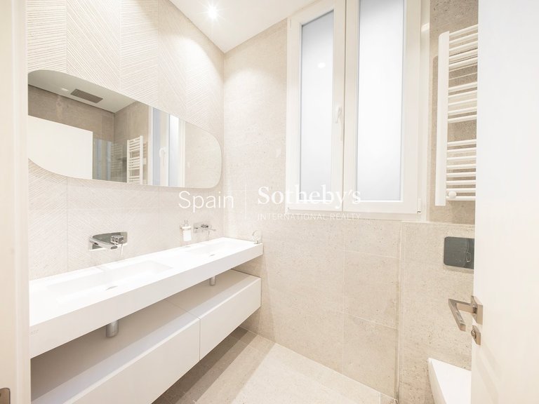 Apartment for Sale in Madrid, Madrid 28