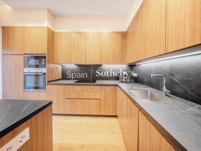 Apartment for Sale in Madrid, Madrid 11